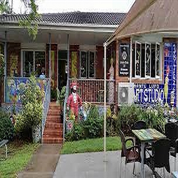 Monte Lupo Gallery and Cafe